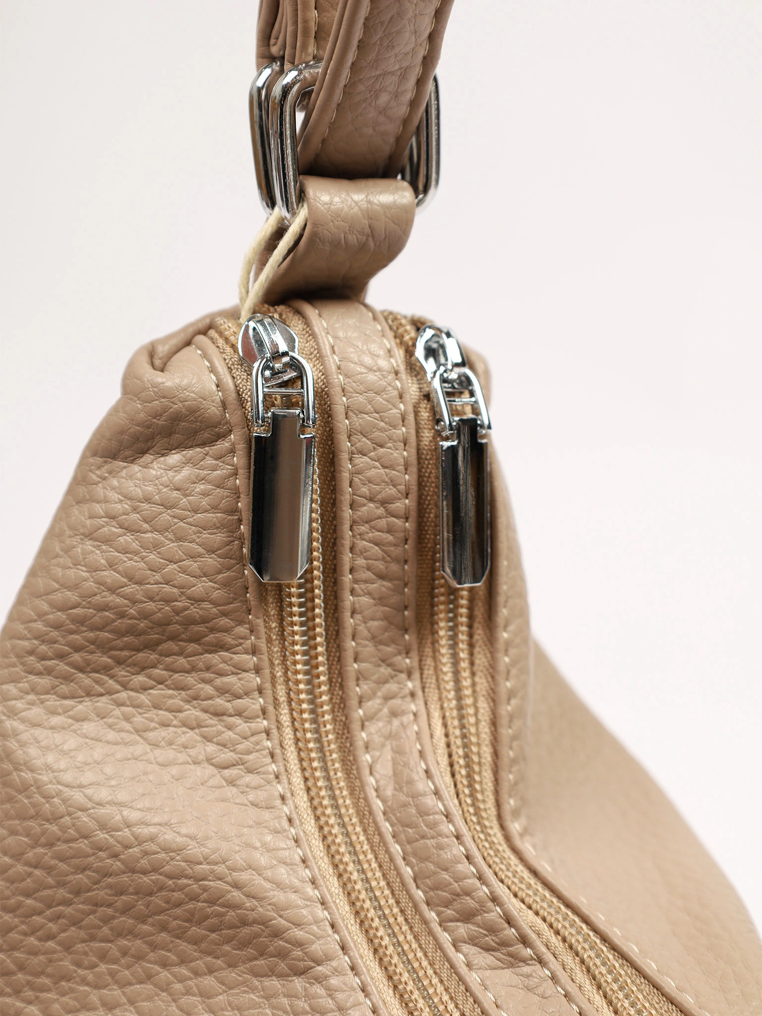 Сумка-шоппер  с регулируемыми ручками, откидным карманом и цепочкой в ассортименте